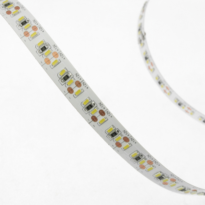Светодиодная лента 204SMD(3014)/м, 18Вт/м, 12V, тёплый белый - фото 2 Светодиодная лента 204SMD(3014)/м, 18Вт/м, 12V, тёплый белый - фото 2