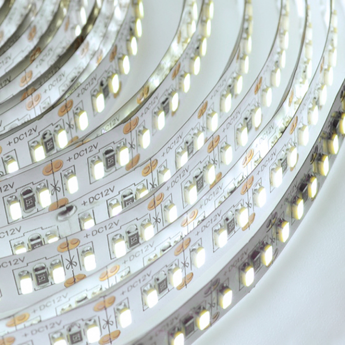 Светодиодная лента 204SMD(3014)/м, 18Вт/м, 12V, тёплый белый - фото 3 Светодиодная лента 204SMD(3014)/м, 18Вт/м, 12V, тёплый белый - фото 3